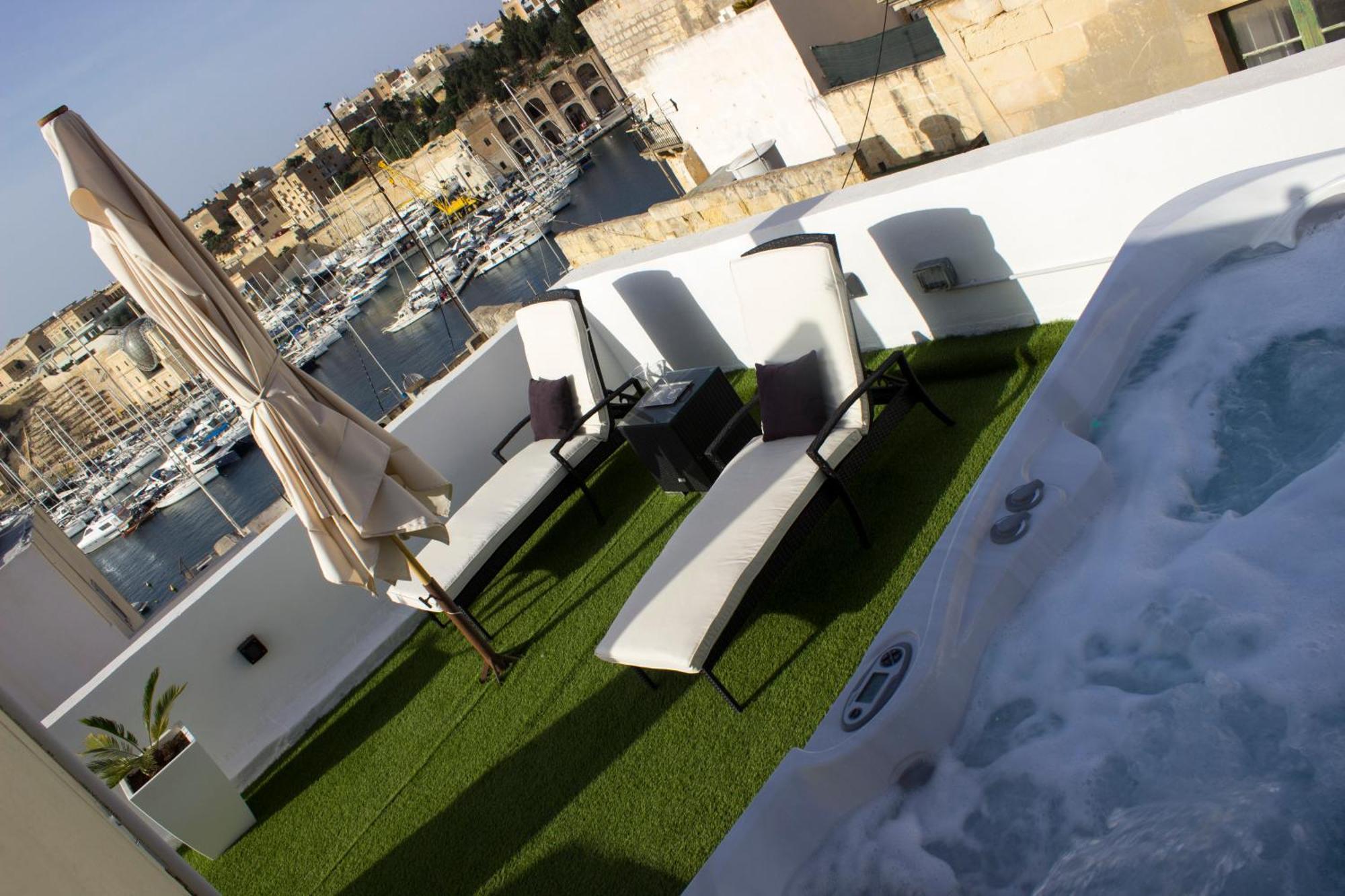 Budget Room 1 Floor Private Bathroom Ground Floor Birgu Ngoại thất bức ảnh